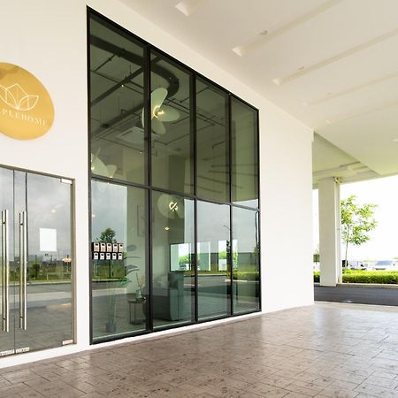 Amber Cove Premier Suites Melaka Zewnętrze zdjęcie